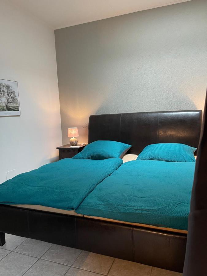 Mitten In Der Natur : Ferienwohnung Mit 3 Schlafzimmern, Neu Eingerichtet Neu Gaarz エクステリア 写真