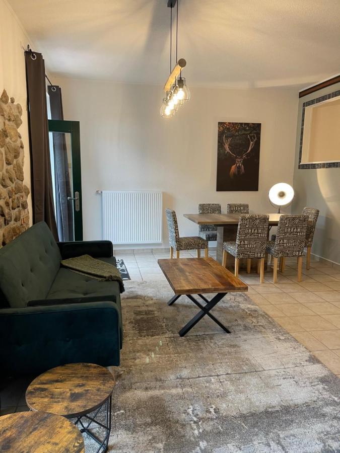 Mitten In Der Natur : Ferienwohnung Mit 3 Schlafzimmern, Neu Eingerichtet Neu Gaarz エクステリア 写真